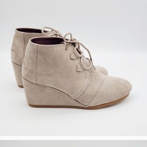 TOMS Tan Desert Wedge- Size 9 Like New